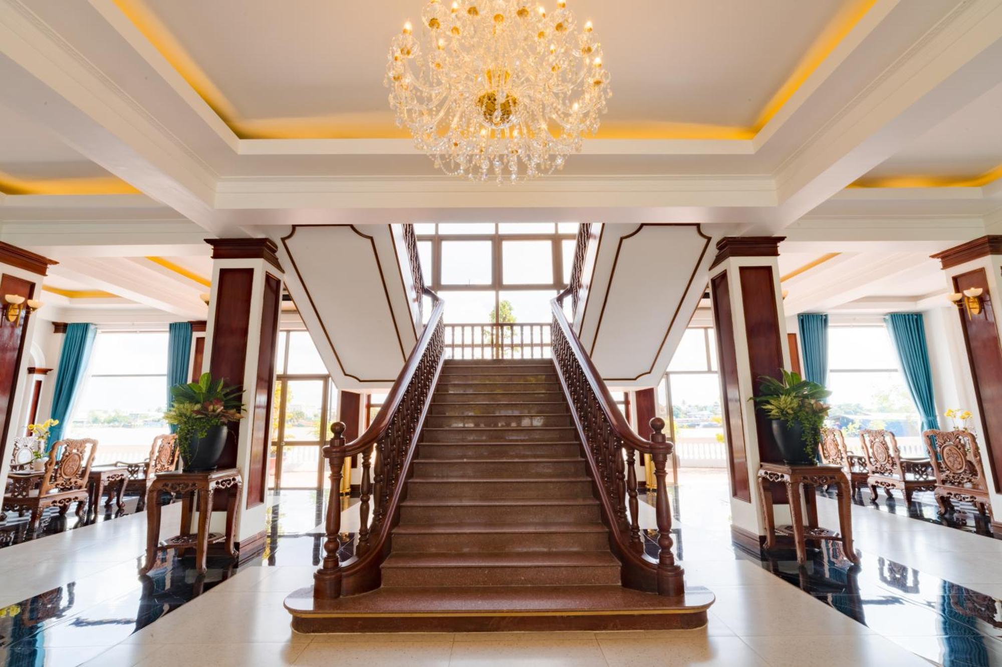 Chuong Duong Hotel My Tho Exterior photo