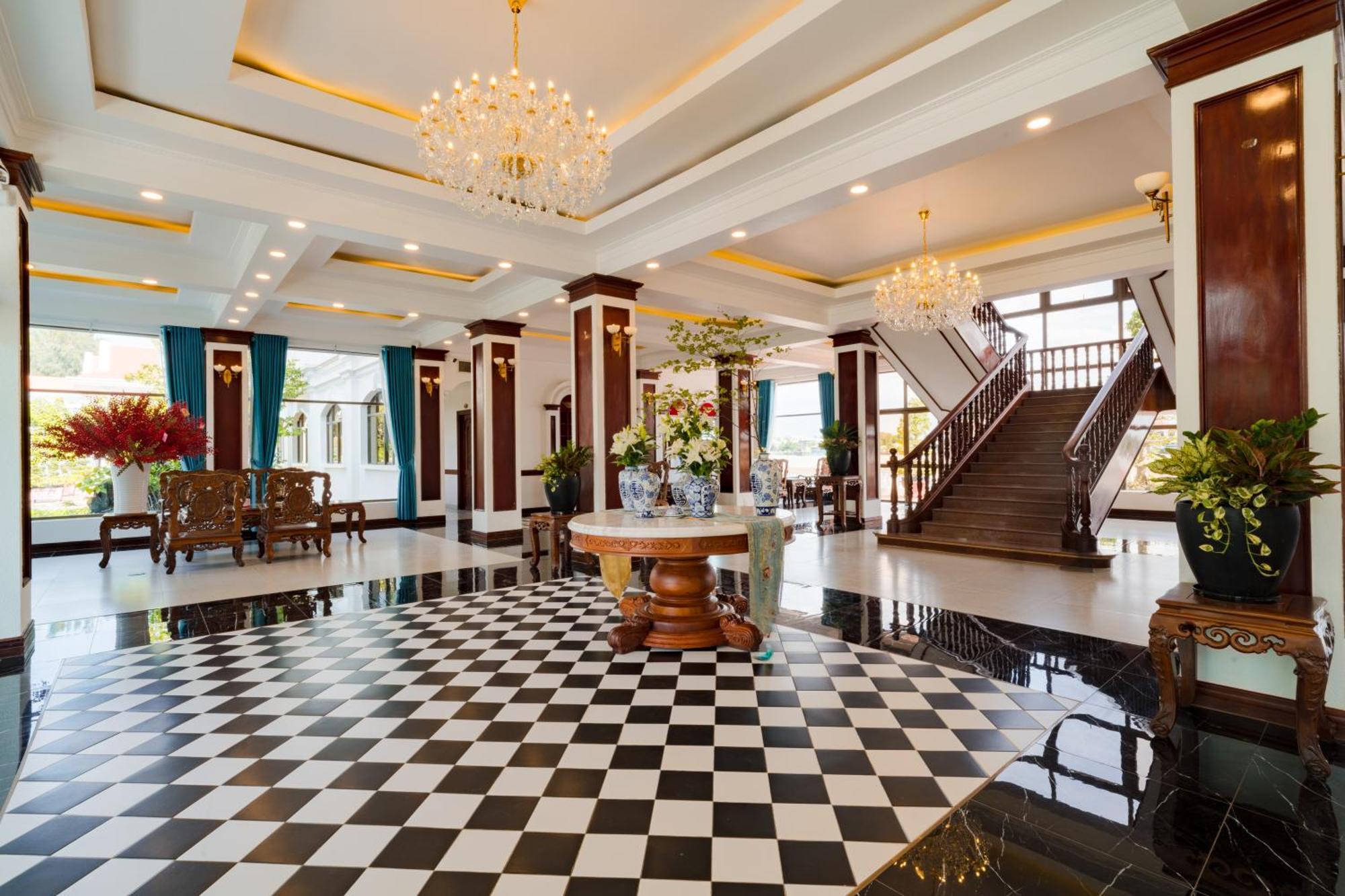 Chuong Duong Hotel My Tho Exterior photo