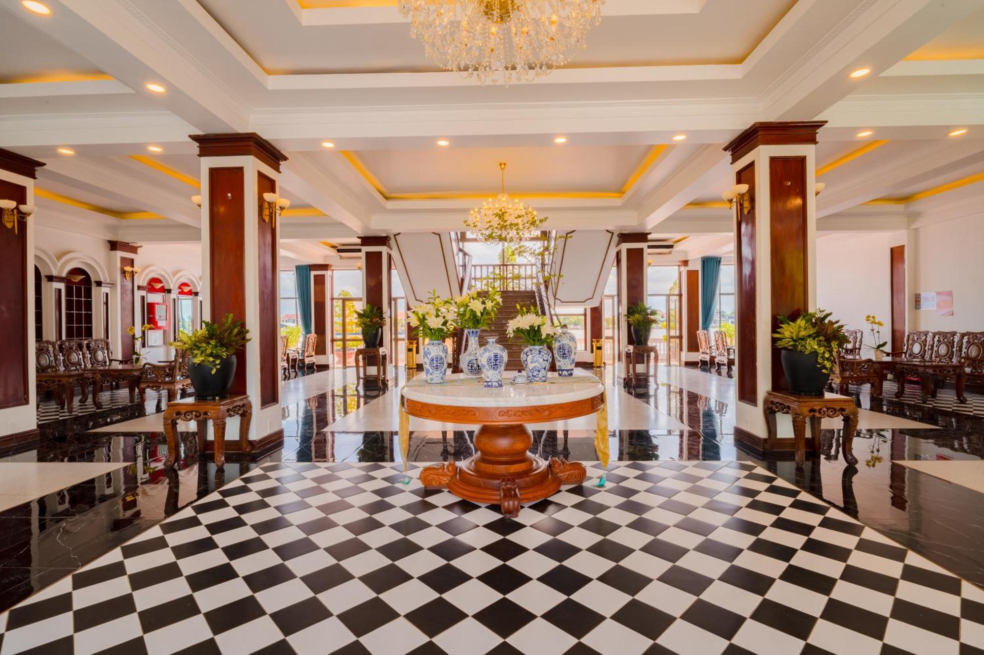 Chuong Duong Hotel My Tho Exterior photo