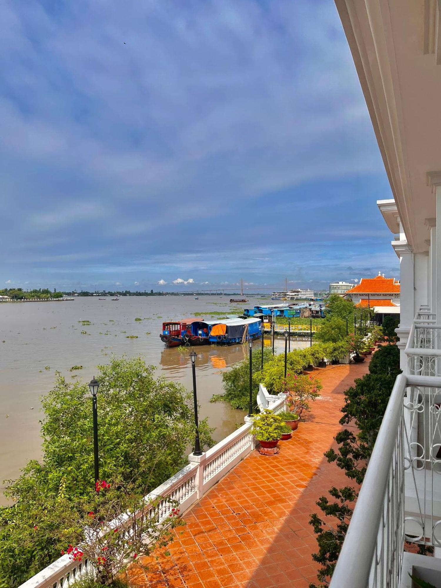Chuong Duong Hotel My Tho Exterior photo