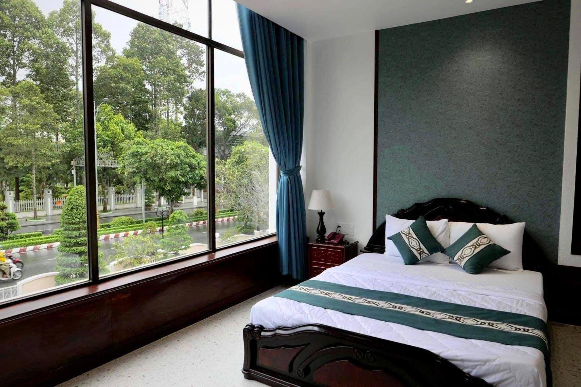Chuong Duong Hotel My Tho Exterior photo