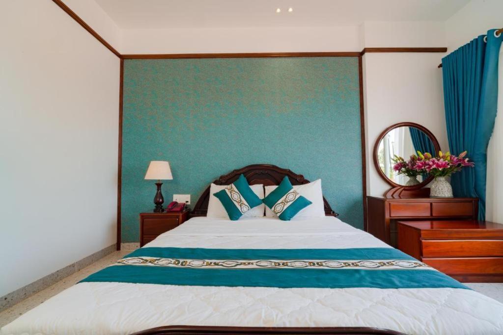 Chuong Duong Hotel My Tho Exterior photo