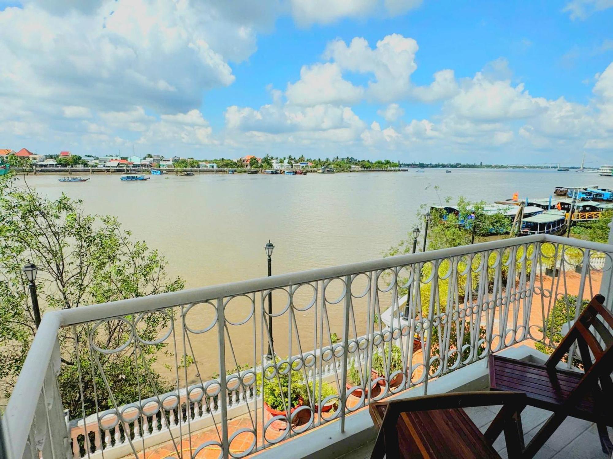 Chuong Duong Hotel My Tho Exterior photo